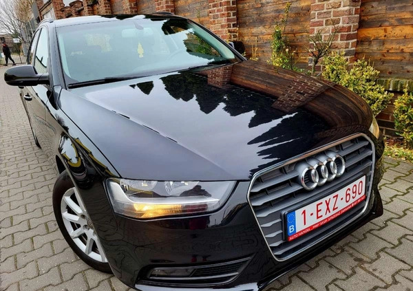 Audi A4 cena 35900 przebieg: 250000, rok produkcji 2012 z Kleczew małe 379